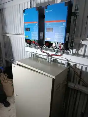 2 inversores victron multiplus II para sistema bifásico aislado