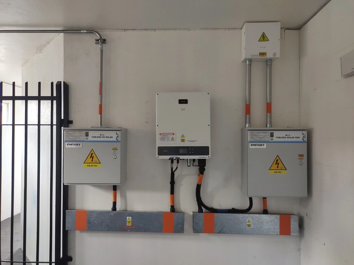 inversor goodwe y cajas de protecciones
