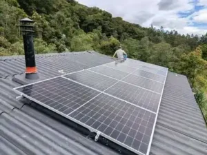 6 paneles solares en techo